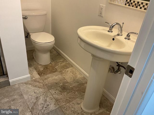2023 MAYFLOWER DR, Woodbridge, VA 22192