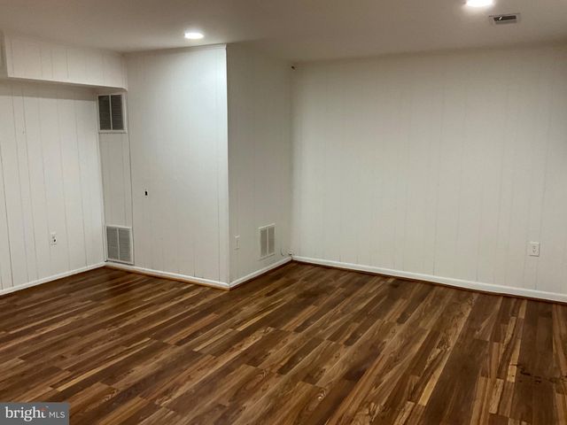 2023 MAYFLOWER DR, Woodbridge, VA 22192