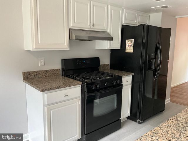 2023 MAYFLOWER DR, Woodbridge, VA 22192