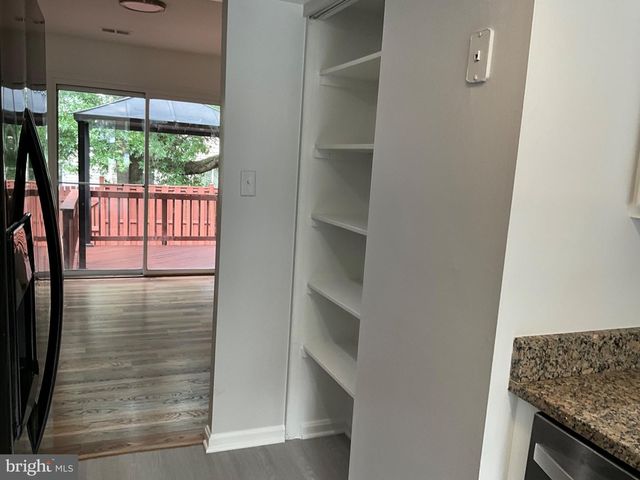 2023 MAYFLOWER DR, Woodbridge, VA 22192