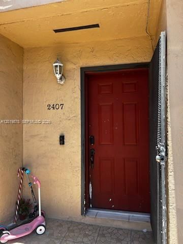 2407 W 52nd Pl 4-2, Hialeah, FL 33016