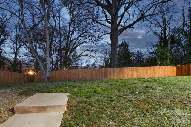 1821 Garibaldi Avenue, Charlotte, NC 28208