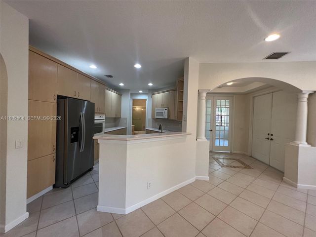 2816 Kinsington Cir 28-1, Weston, FL 33332