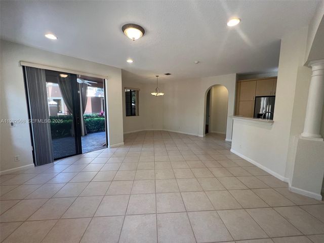 2816 Kinsington Cir 28-1, Weston, FL 33332