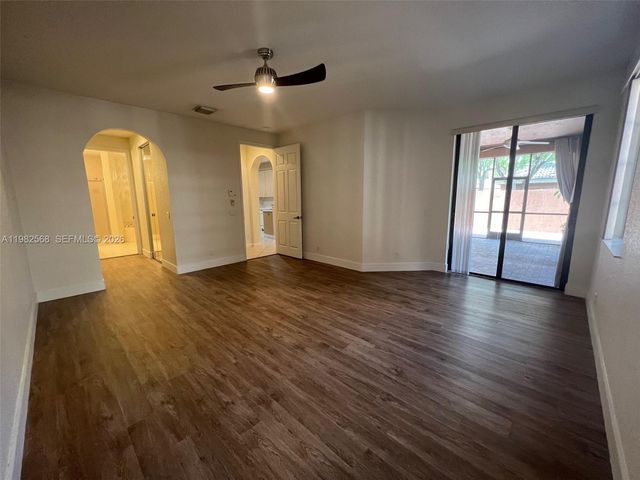 2816 Kinsington Cir 28-1, Weston, FL 33332