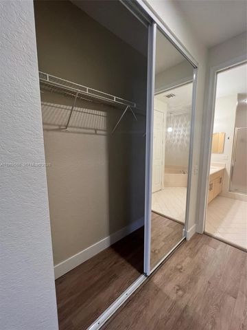 2816 Kinsington Cir 28-1, Weston, FL 33332