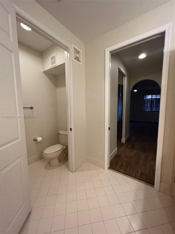 2816 Kinsington Cir 28-1, Weston, FL 33332