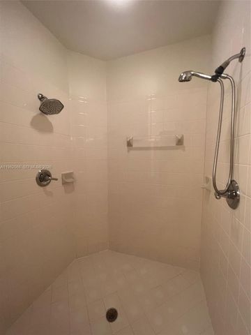 2816 Kinsington Cir 28-1, Weston, FL 33332