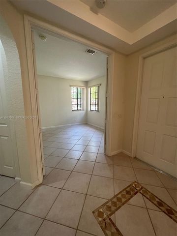 2816 Kinsington Cir 28-1, Weston, FL 33332