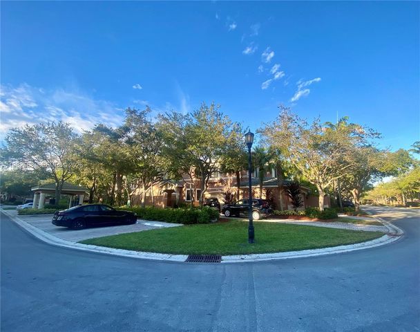 2816 Kinsington Cir 28-1, Weston, FL 33332