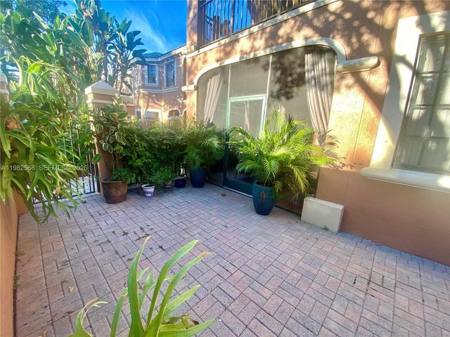 2816 Kinsington Cir 28-1, Weston, FL 33332