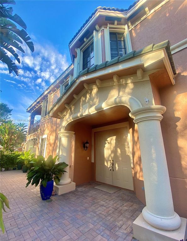 2816 Kinsington Cir 28-1, Weston, FL 33332