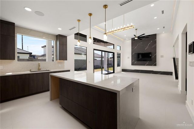 1816 S Middleton Street, Edinburg, TX 78539