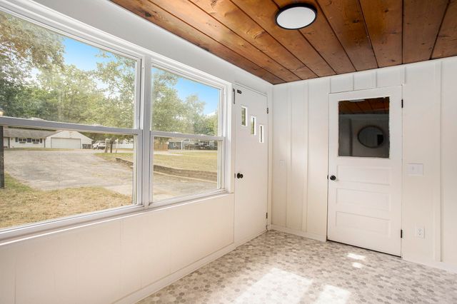 2609 Stanley Avenue, Portage City, MI 49002