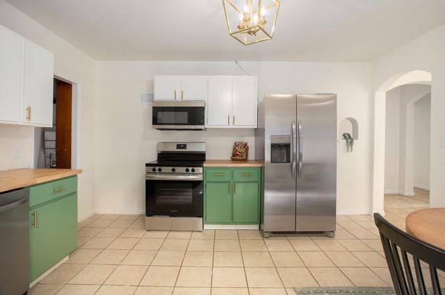 2609 Stanley Avenue, Portage City, MI 49002