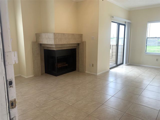 2710 Grants Lake Boulevard C16, Sugar Land, TX 77479