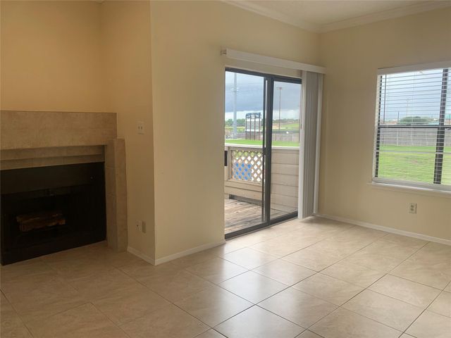2710 Grants Lake Boulevard C16, Sugar Land, TX 77479