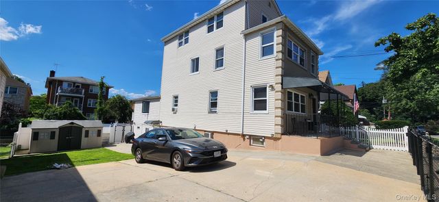 1637 Stadium Avenue, Bronx, NY 10465