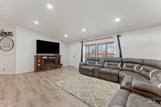 508 Silver Beach Drive, Jerome, ID 83338