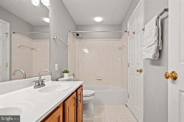 11503 ROTHBURY SQ, Fairfax, VA 22030