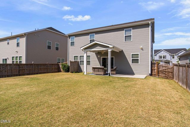 124 Willow Grove Lane, Fuquay Varina, NC 27526