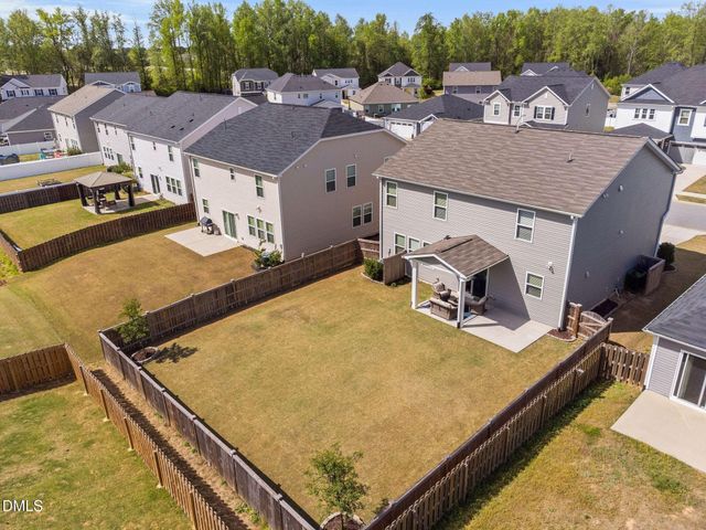 124 Willow Grove Lane, Fuquay Varina, NC 27526