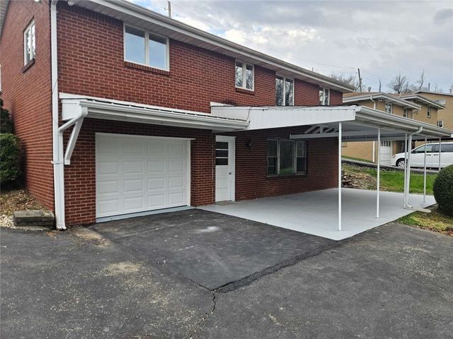 112 Greenwood Dr==, North Strabane, PA 15317