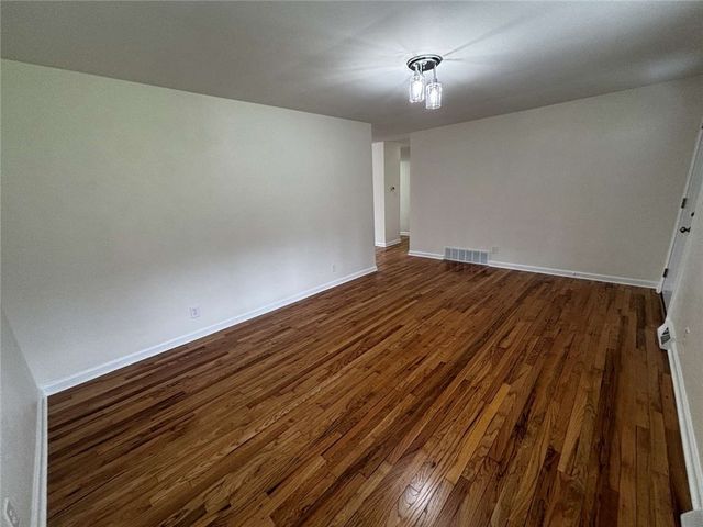 112 Greenwood Dr==, North Strabane, PA 15317