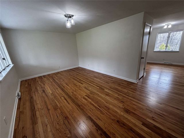 112 Greenwood Dr==, North Strabane, PA 15317