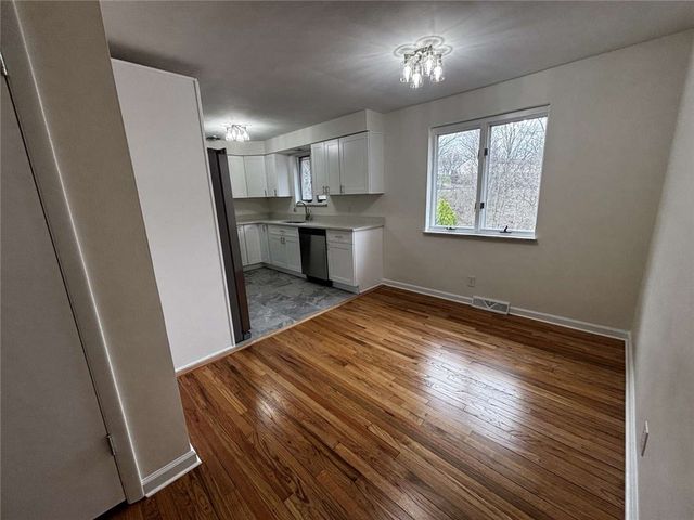 112 Greenwood Dr==, North Strabane, PA 15317