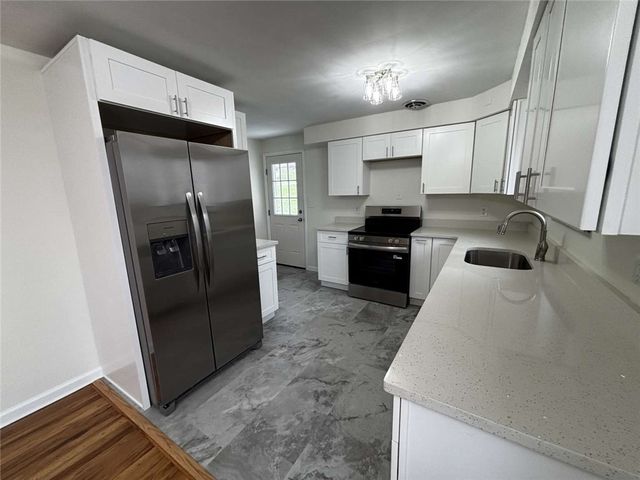 112 Greenwood Dr==, North Strabane, PA 15317