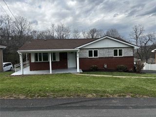 112 Greenwood Dr==, North Strabane, PA 15317