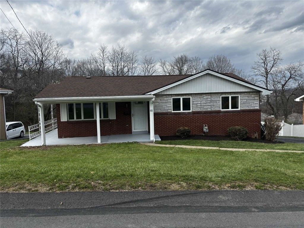 112 Greenwood Dr==, North Strabane, PA 15317