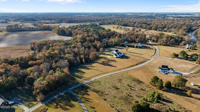 328 Oak Bluff Road, Kinston, NC 28504