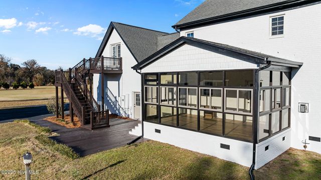 328 Oak Bluff Road, Kinston, NC 28504