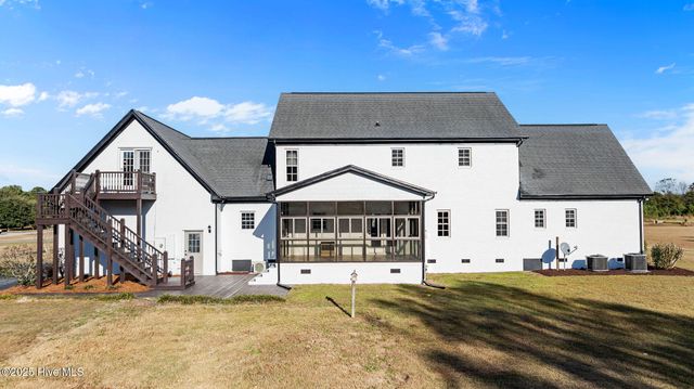 328 Oak Bluff Road, Kinston, NC 28504