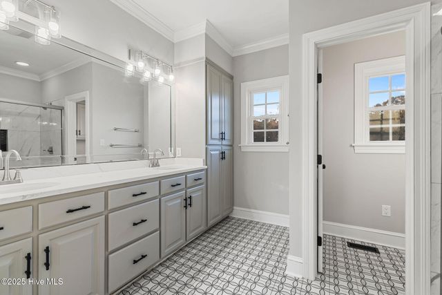 328 Oak Bluff Road, Kinston, NC 28504