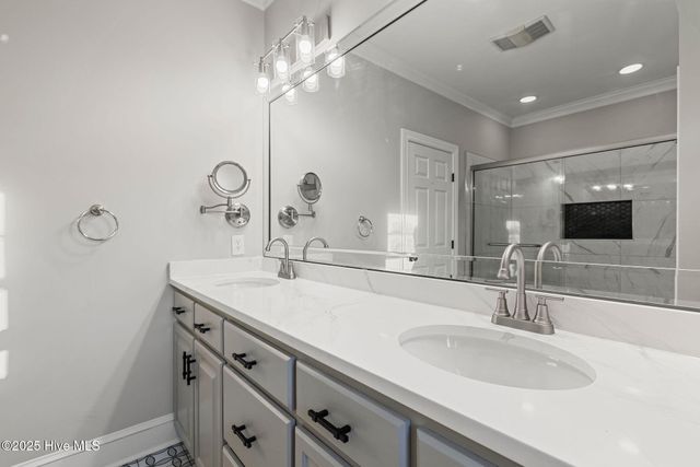 328 Oak Bluff Road, Kinston, NC 28504