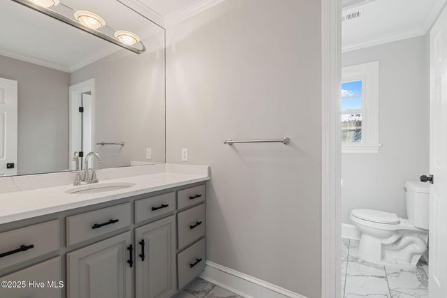 328 Oak Bluff Road, Kinston, NC 28504