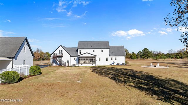 328 Oak Bluff Road, Kinston, NC 28504