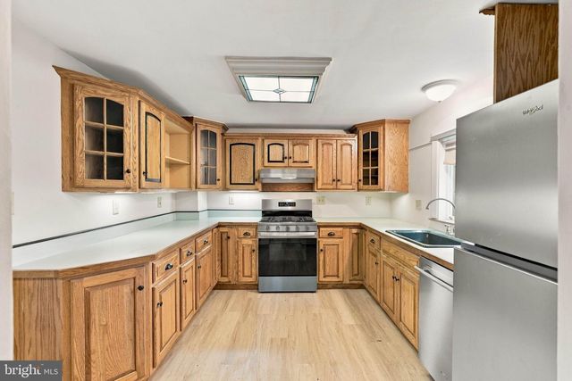 1525 CEDAR RD, Lancaster, PA 17601