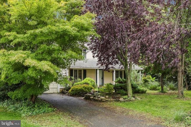 1525 CEDAR RD, Lancaster, PA 17601