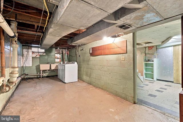 1525 CEDAR RD, Lancaster, PA 17601