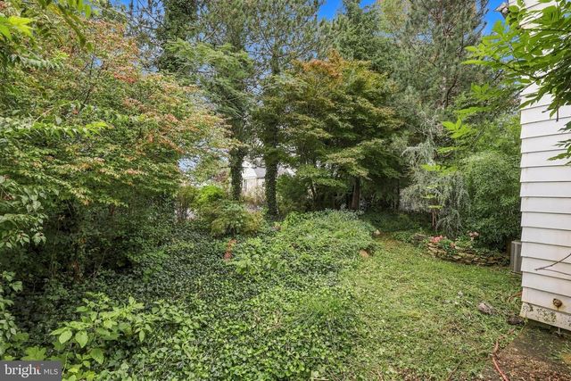 1525 CEDAR RD, Lancaster, PA 17601