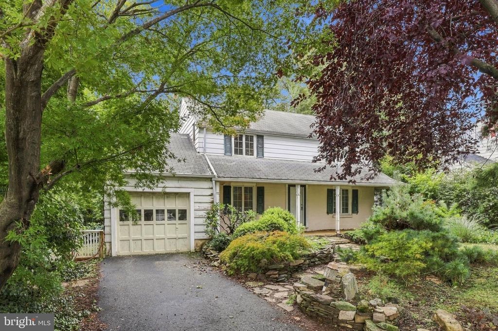 1525 CEDAR RD, Lancaster, PA 17601