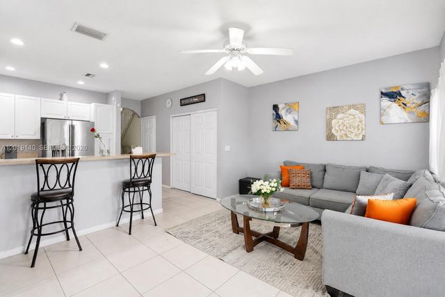 3028 NW 30th Ave, Oakland Park, FL 33311