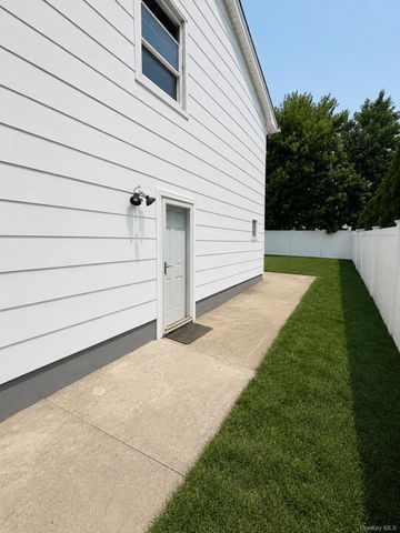 272 davenport, Lindenhurst, NY 11757