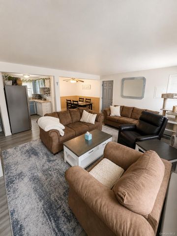 272 davenport, Lindenhurst, NY 11757