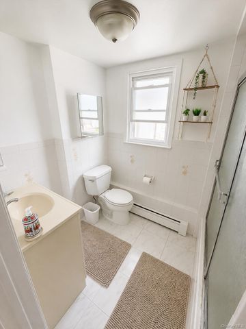272 davenport, Lindenhurst, NY 11757