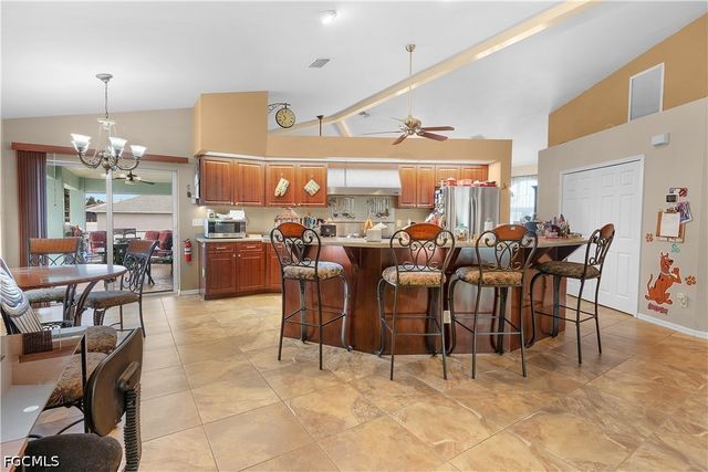 469 NE 1st PL, Cape Coral, FL 33909
